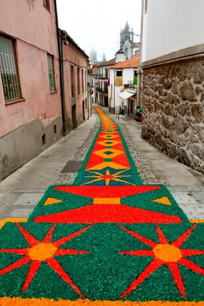 OS TAPETES NAS RUAS